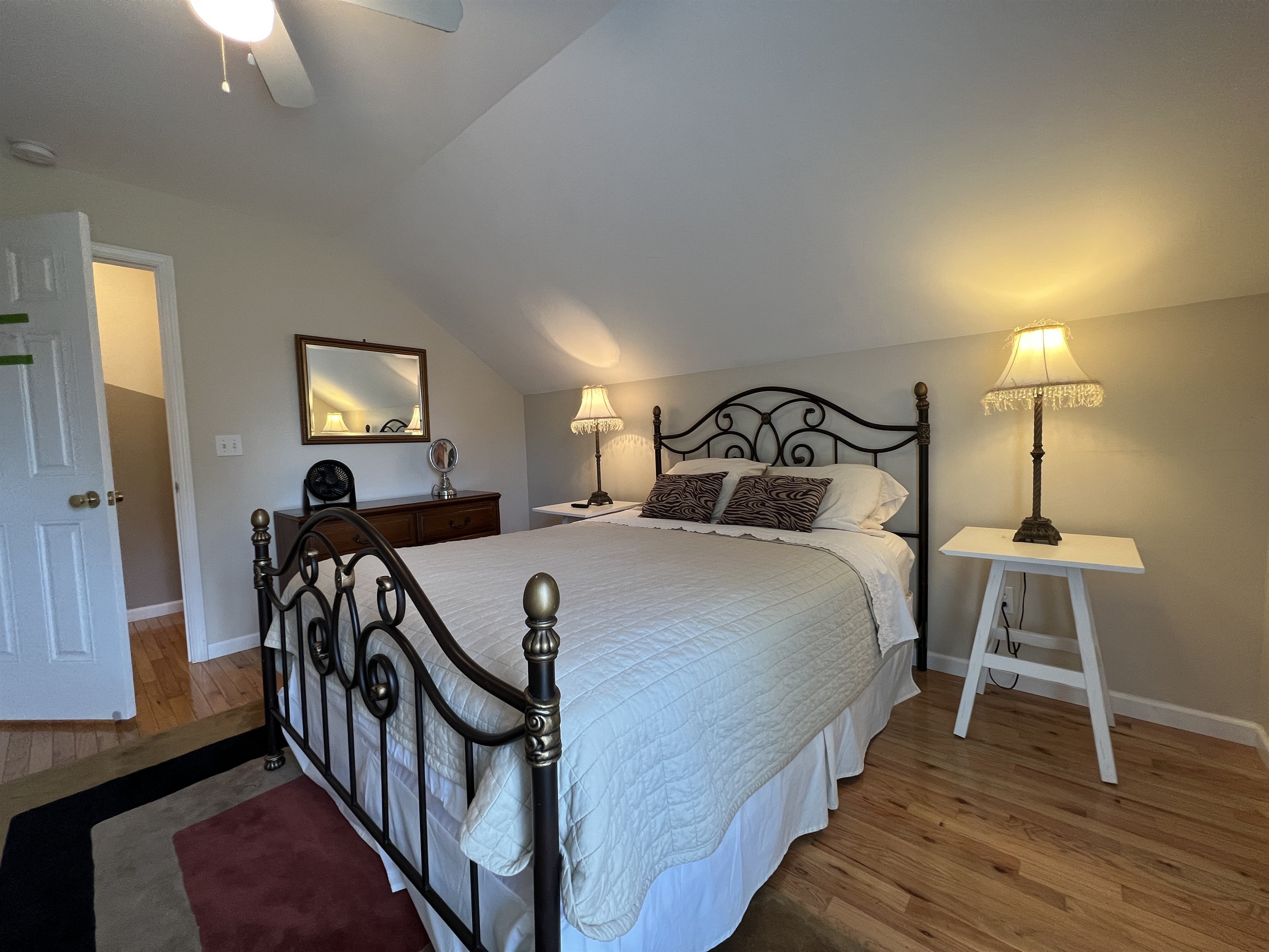 The Federal House Apartment 2, 2nd floor bedroom #2 with Queen bed.