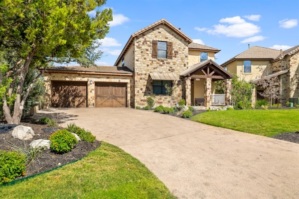Beautiful Home at Hollows Resort - All Amenities Included