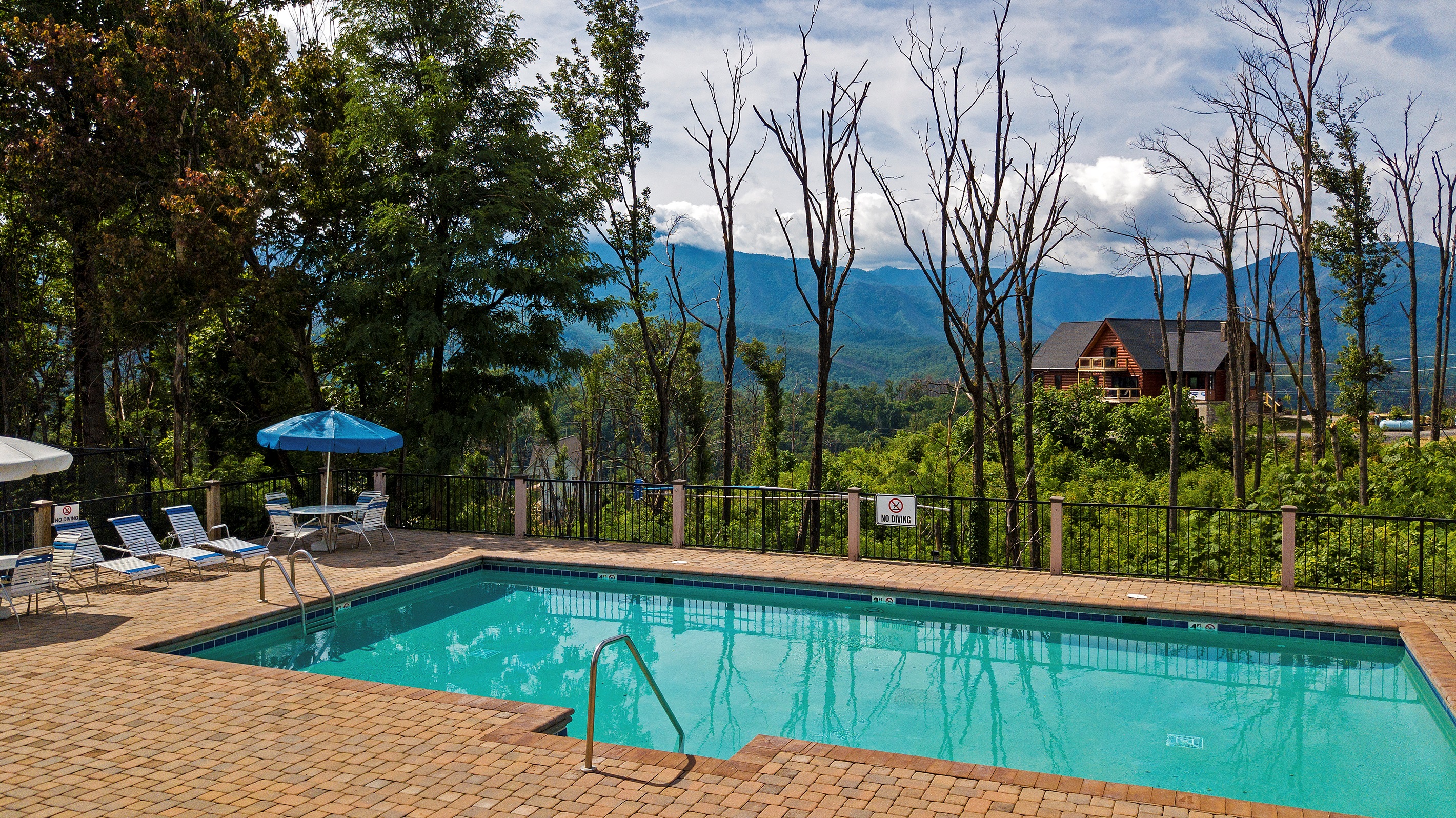 1 of 3 community pools you have access to as a guest of the Hideaway Lodge!