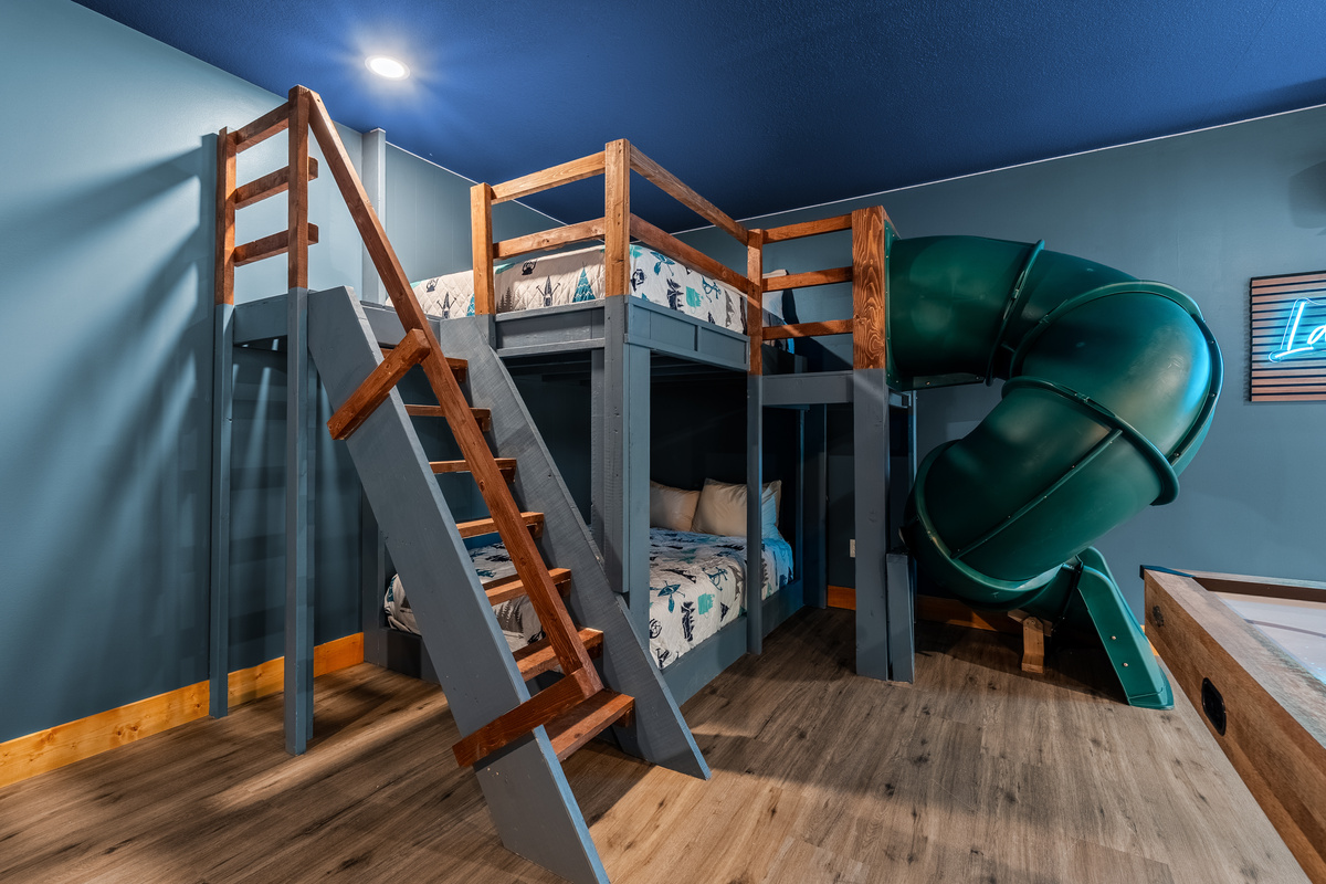 Queen over Queen Bunks