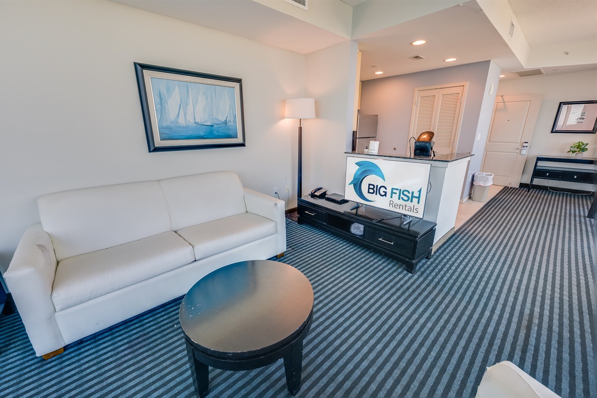Living Room with Stunning Views🌊☀️
