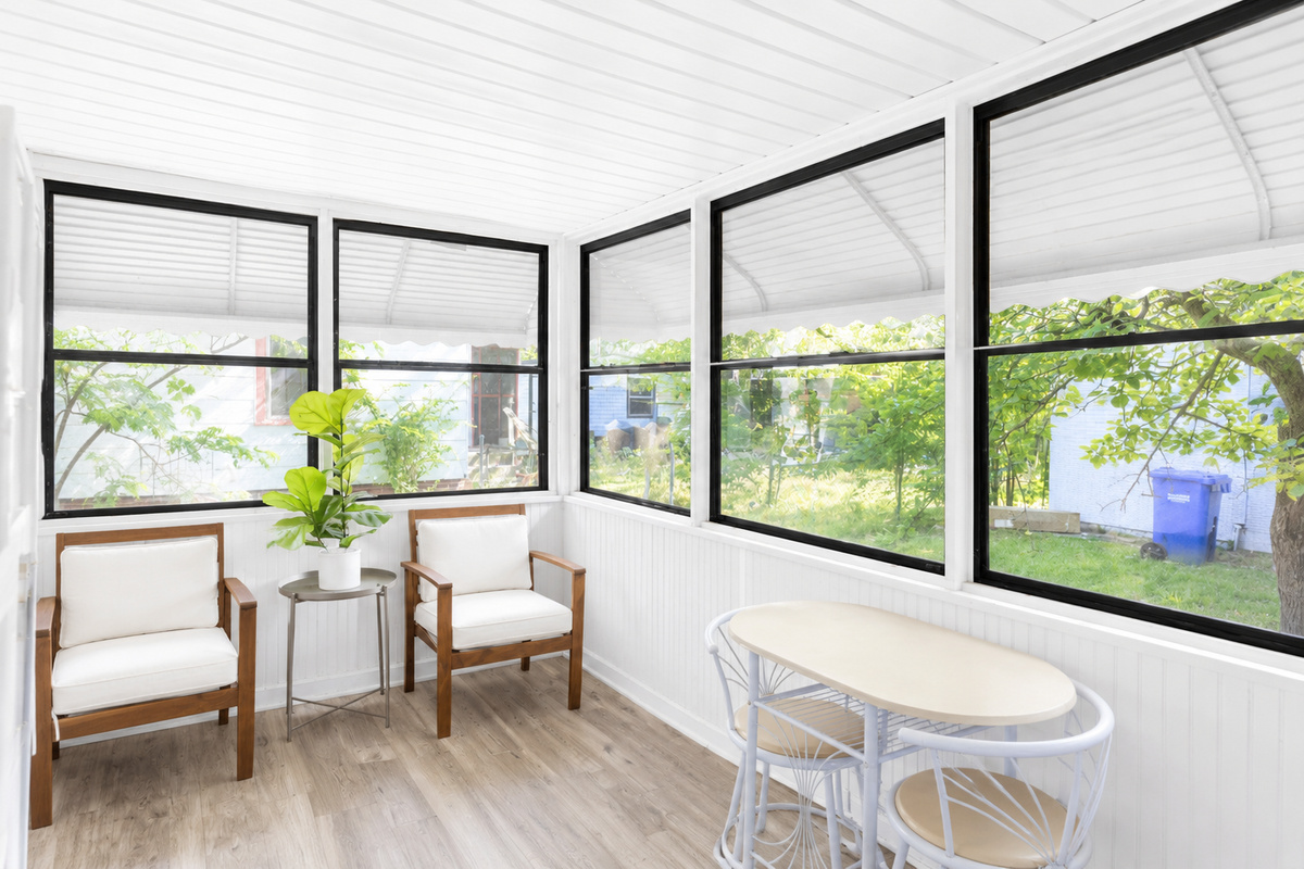 Solarium - space to sit and relax in fresh air. Enter the home through this space.
