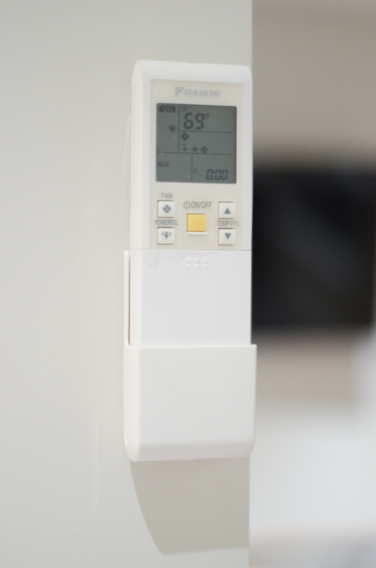 Heat pump keeps the home hot in the winter and cool in the summer