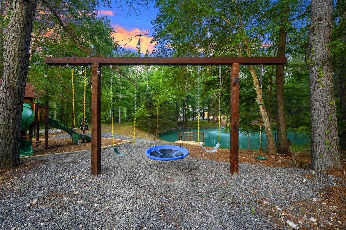 Swing, climb & play with the pond as your backdrop. Multiple swings, a saucer swing & climbing rope create a kid favorite, while the pondside setting makes it just as peaceful for adults.
