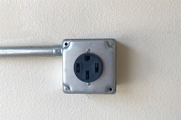 EV charger: 50 amp outlet