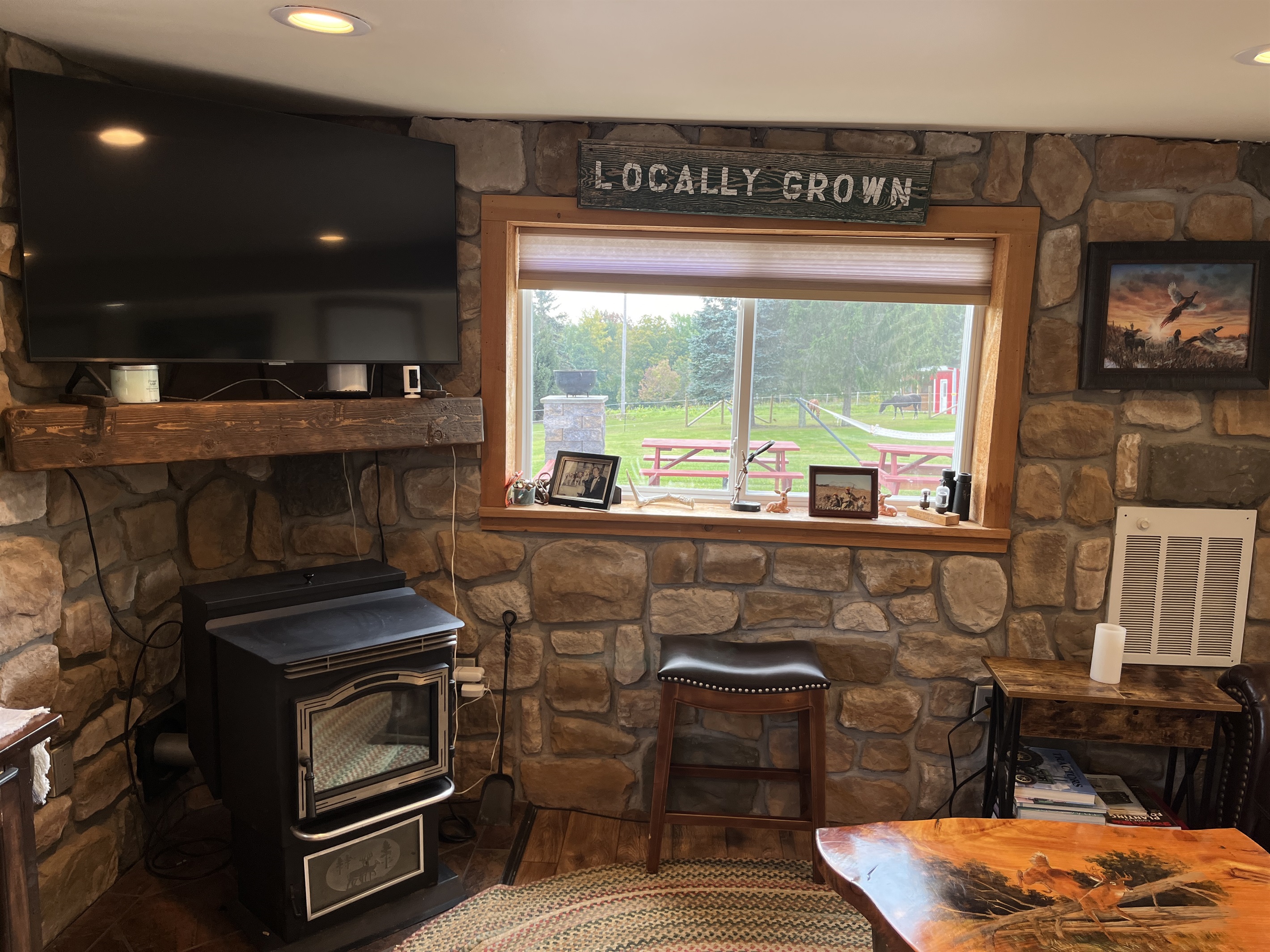 Living area with SmartTV