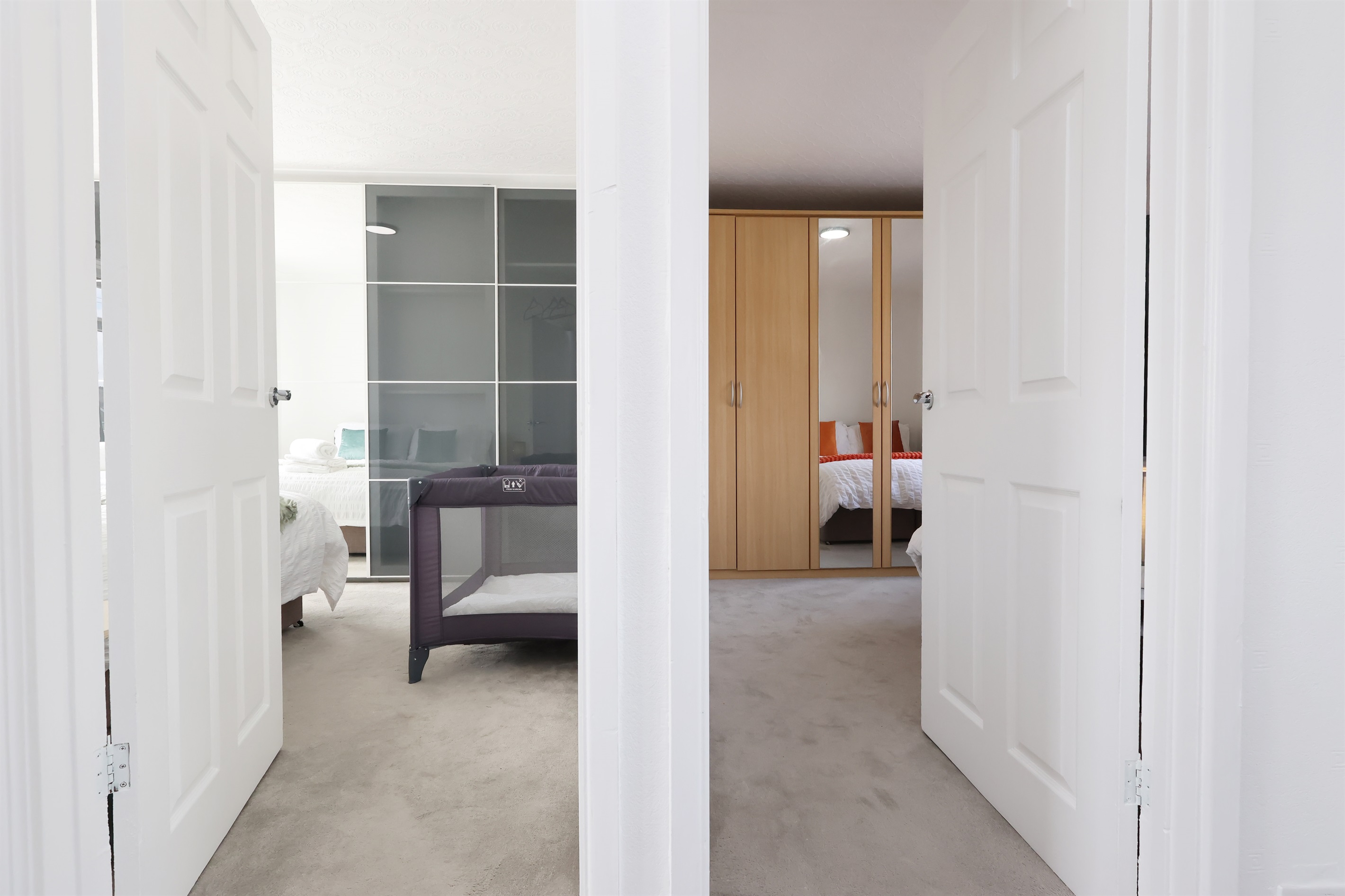[Travel Cot, Bed1, Bed2]