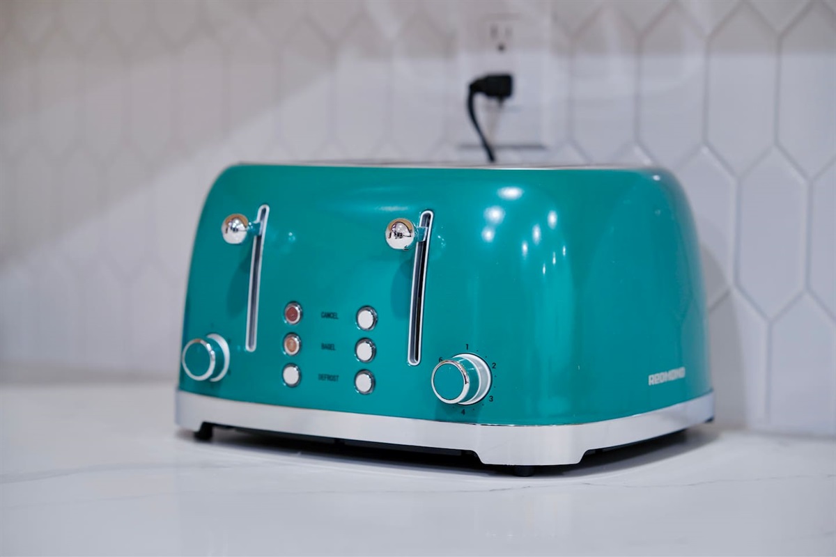 Super cute toaster :)