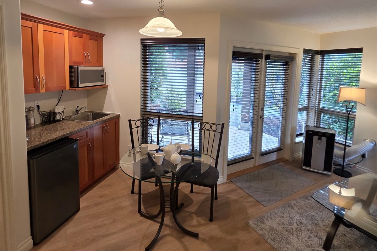 Unit B So many airy windows.