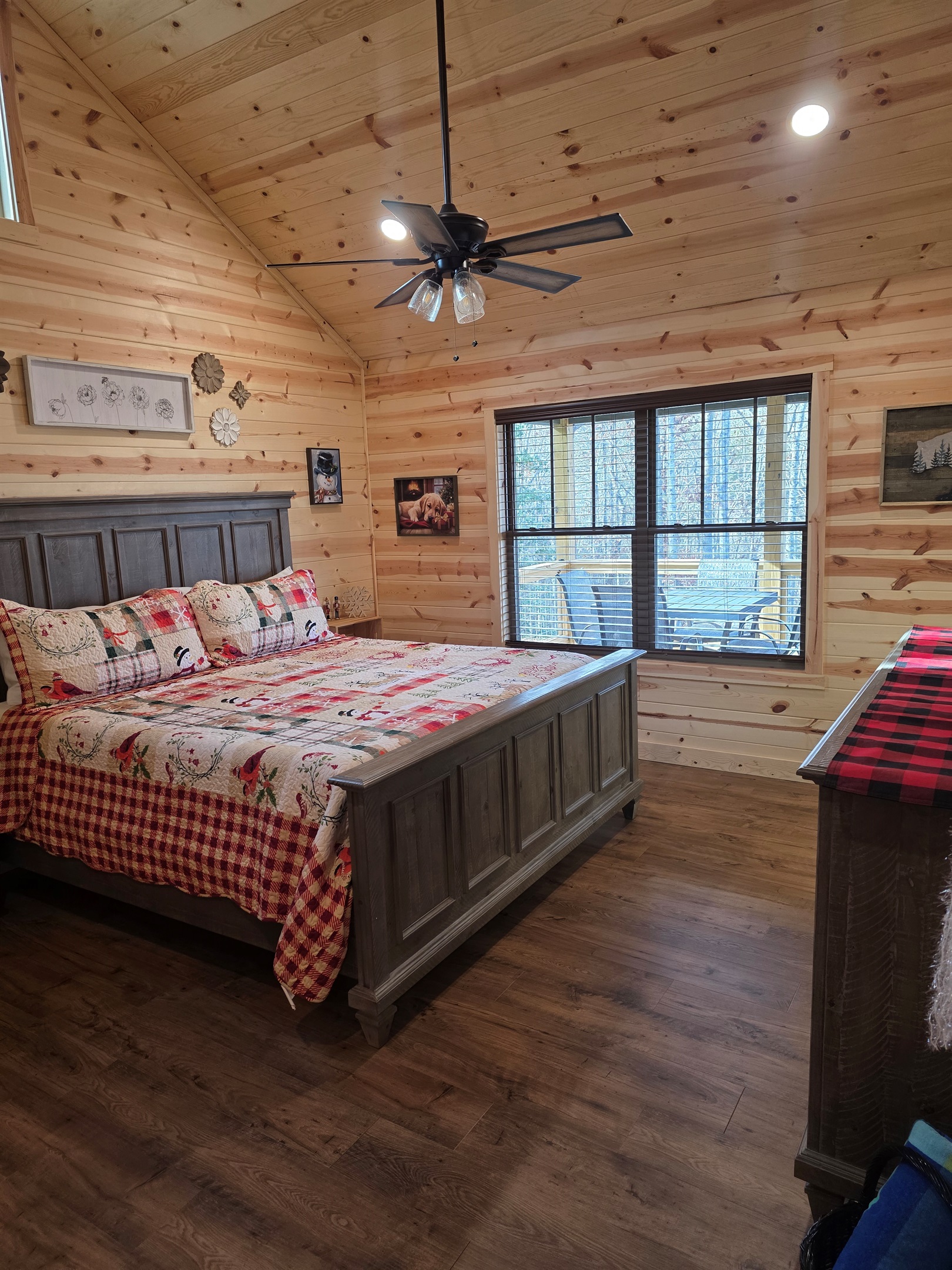 Bedroom 1 with Christmas quilt and decor