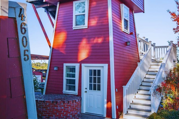 Sleeping in a Water Tower? Yes, please! Our cozy bedroom conversion awaits you.