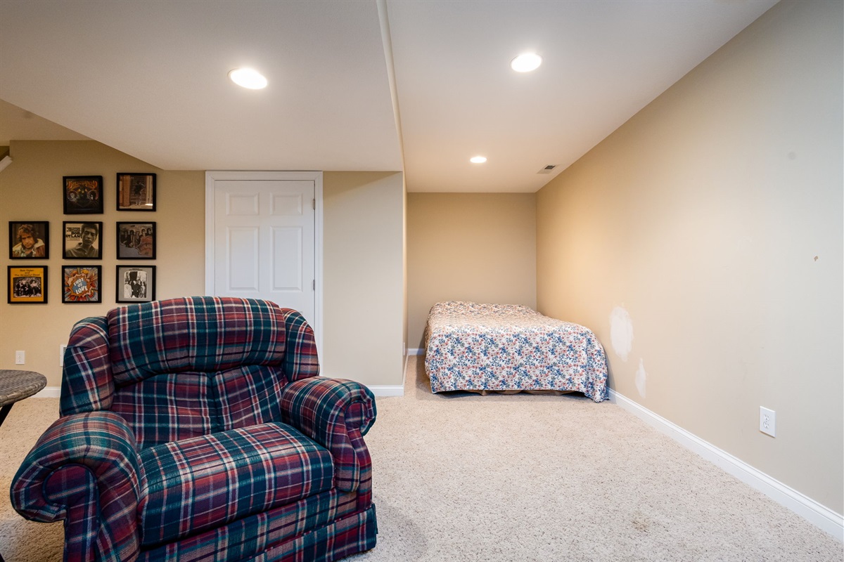 Basement with Extra Bed - Double