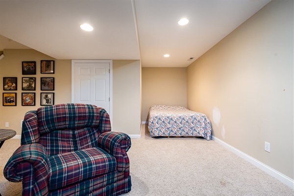 Basement with Extra Bed - Double