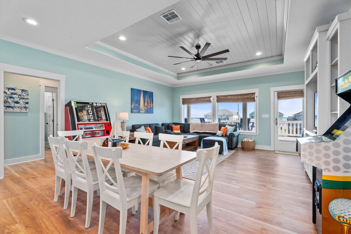 eb9f3894a6da435689525f95d7390522 Large | Beachhouse | Texas | TX | Vacation Homes | Galveston | Crystal Beach | Kokomo | Breezy Days | Beachfront Elegance | Sunrise Serenity | Southern Sands Property Management, LLC