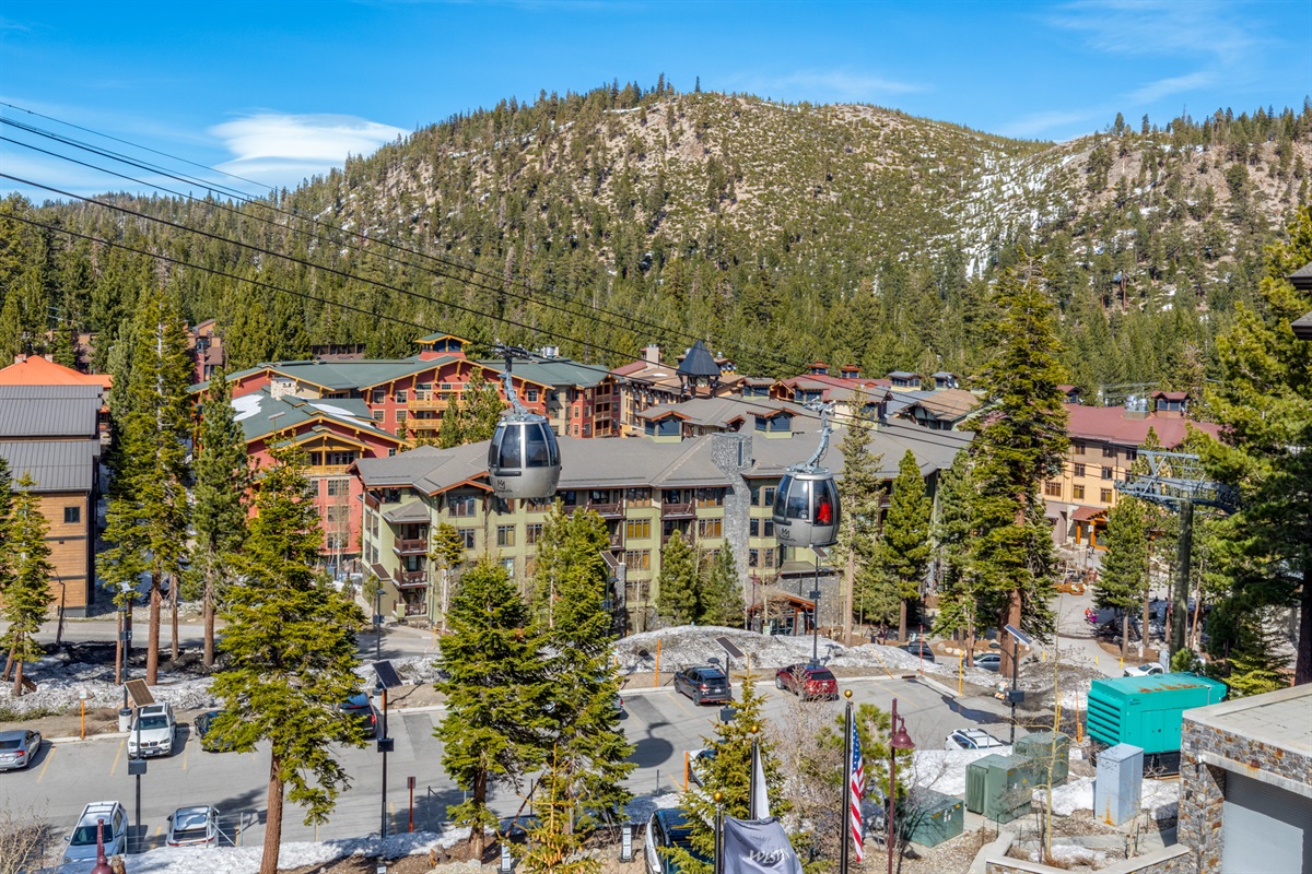 From the guest balcony, watch the Village Gondola glide past—offering a unique, up-close perspective of Mammoth’s most iconic ski access point.