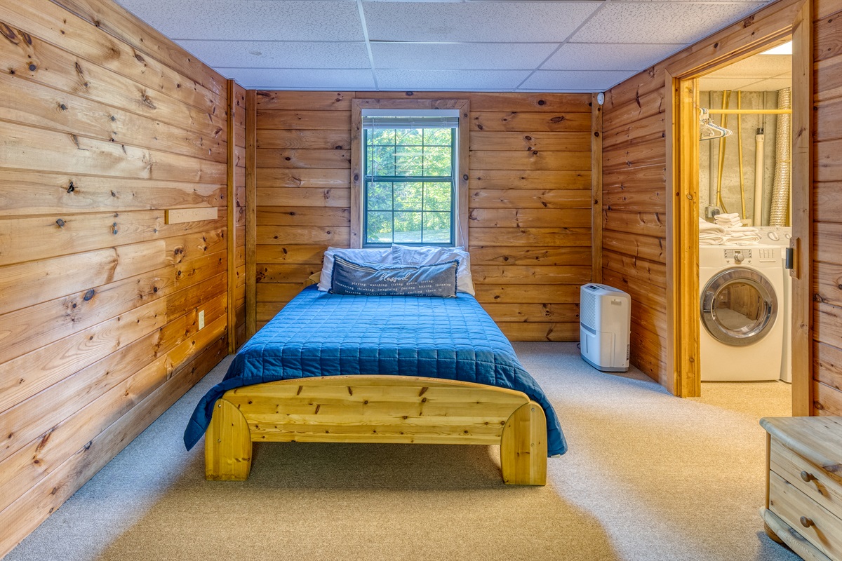 Full Bed (Downstairs)
