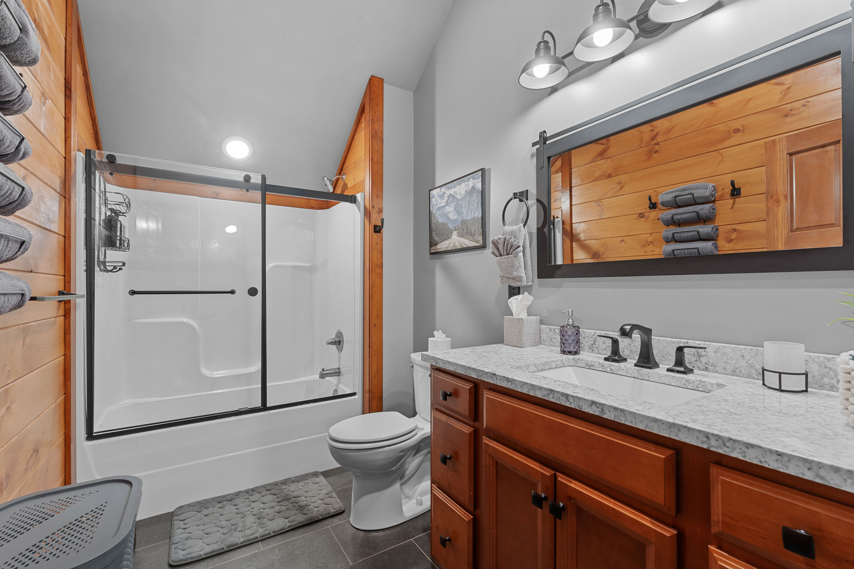 Hall Bathroom On Second Floor Between The Bedrooms