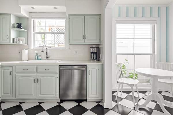 KITCHEN + BREAKFAST NOOK