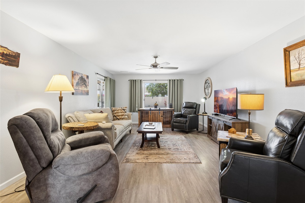 Tranquil Sun City West Stay | Bright 2BR Home — Tranquil Sun City West Stay | Bright 2BR Home w/ Communal Pool, Sun City West, Arizona — photo 14