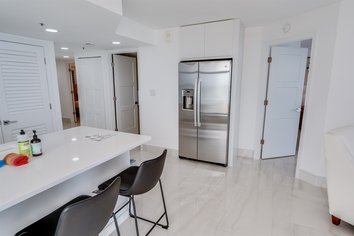 Full-Sized Kitchen