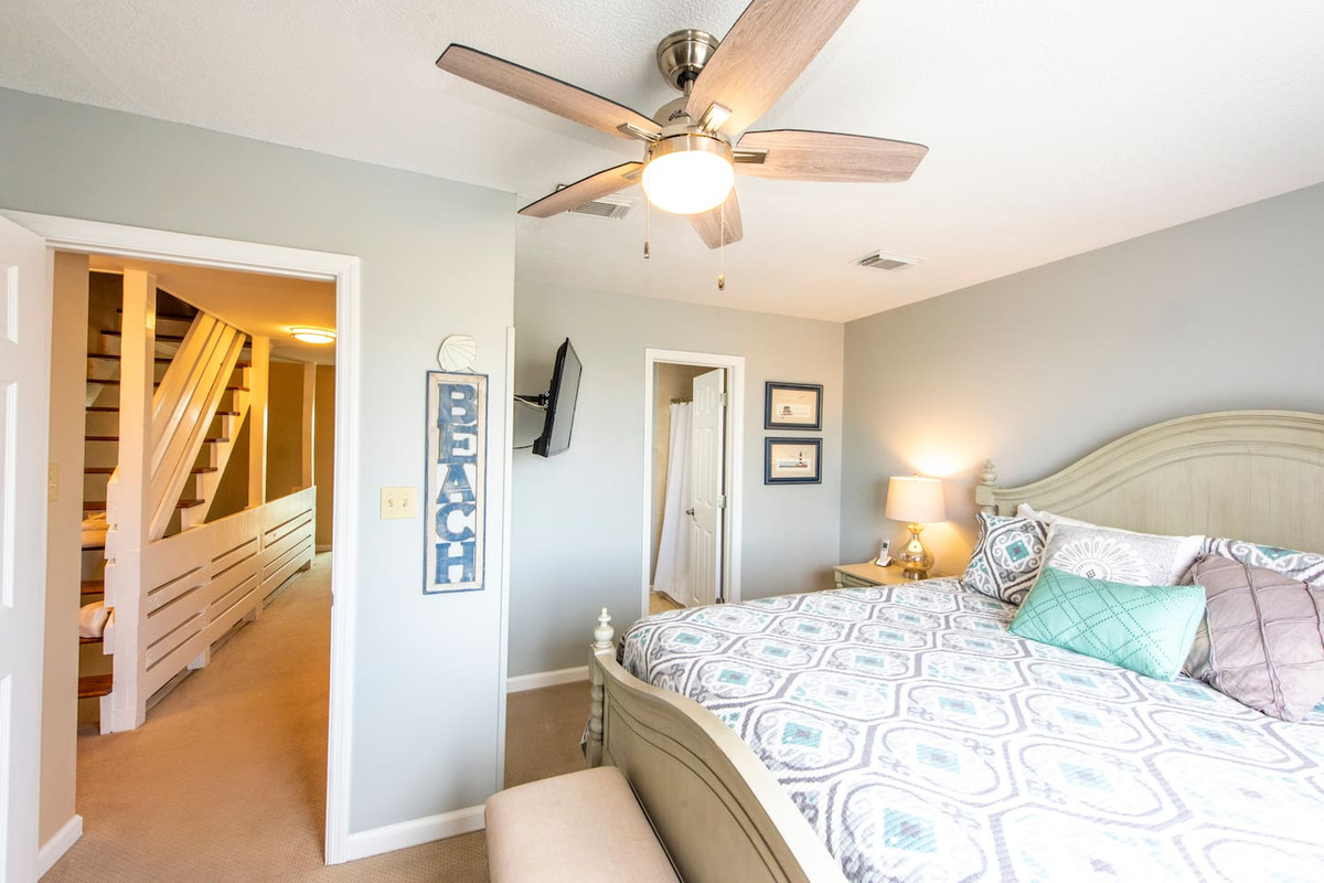 Sleep as long as the beach lets you &mdash; the  second- level king  bedroom is quiet, private, and ready to earn your loyalty by the end of night one.