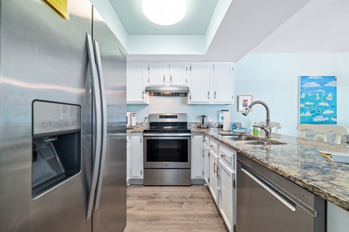 Great kitchen appliances and plenty of spaces