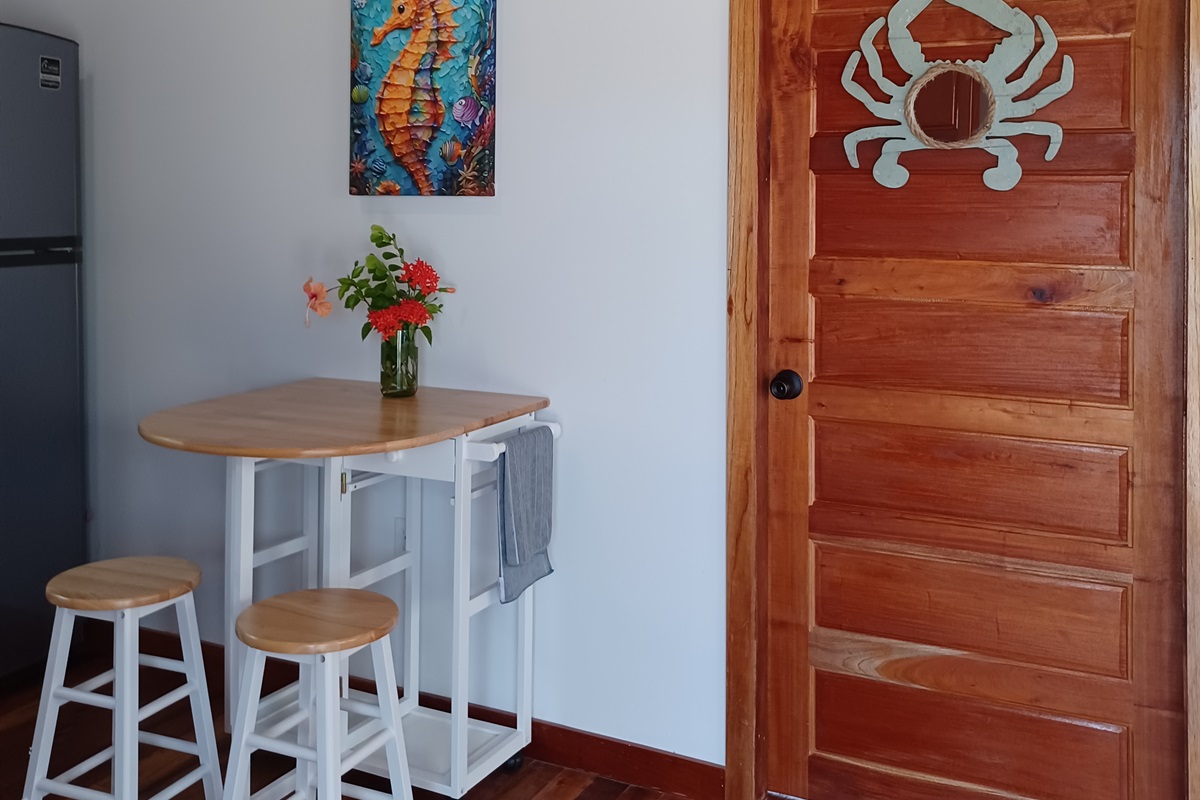 Seahorse dining area for 2 poeple