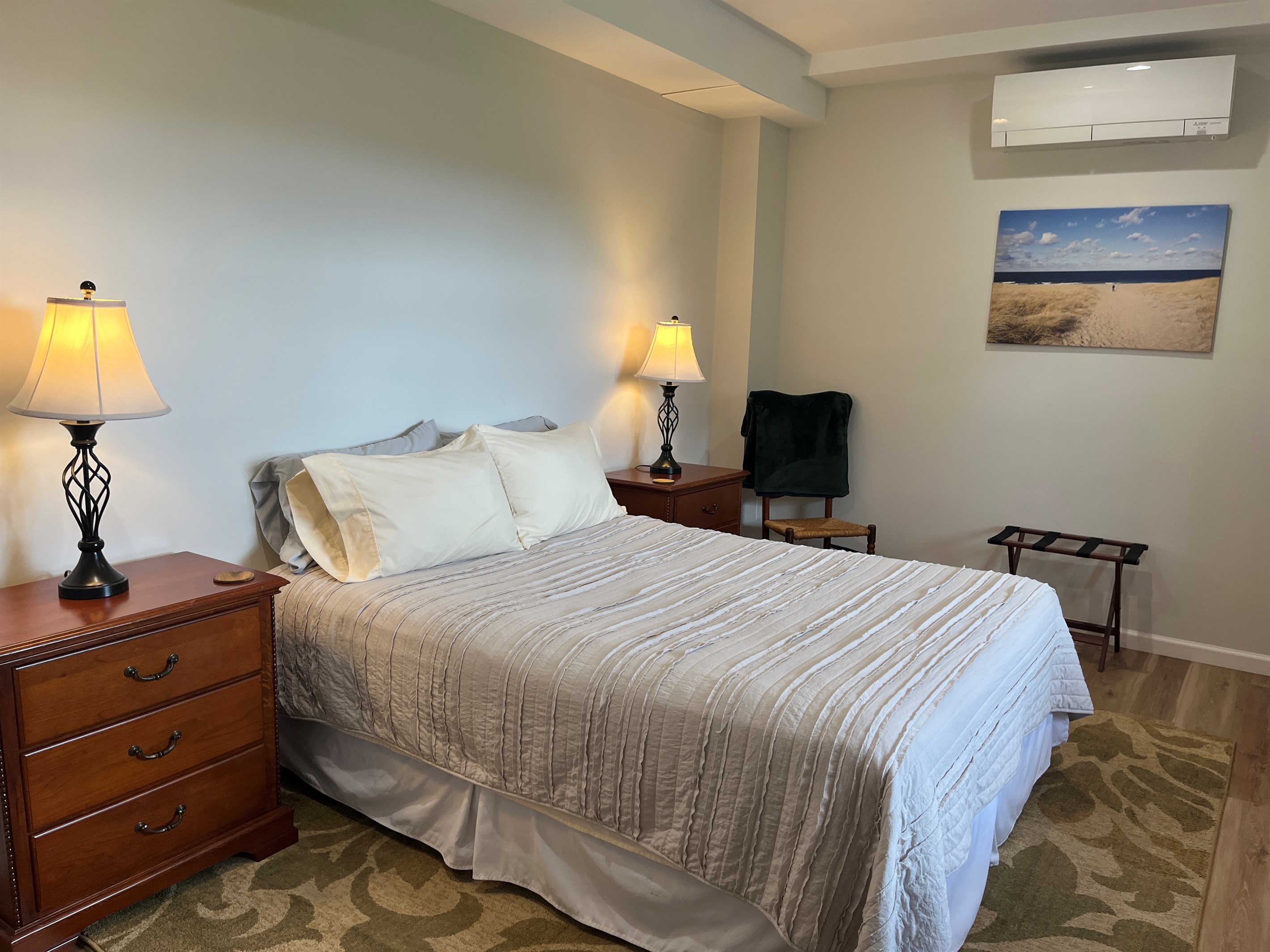 Lower level Queen bedroom #2