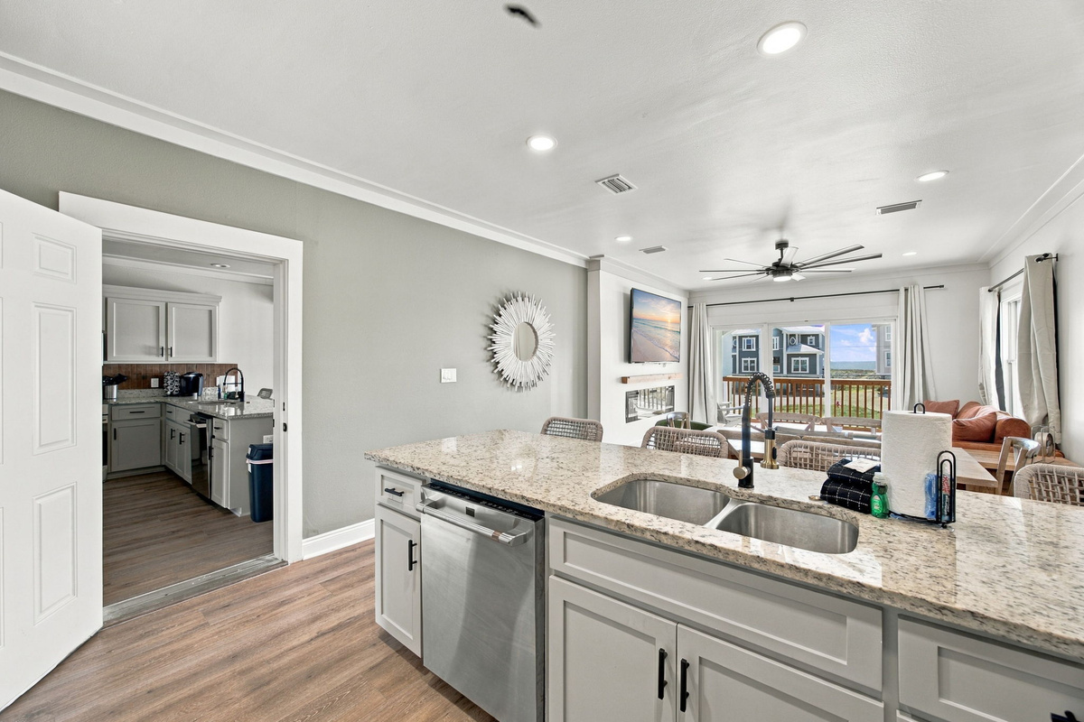 A seamless setting for cooking and entertaining.
