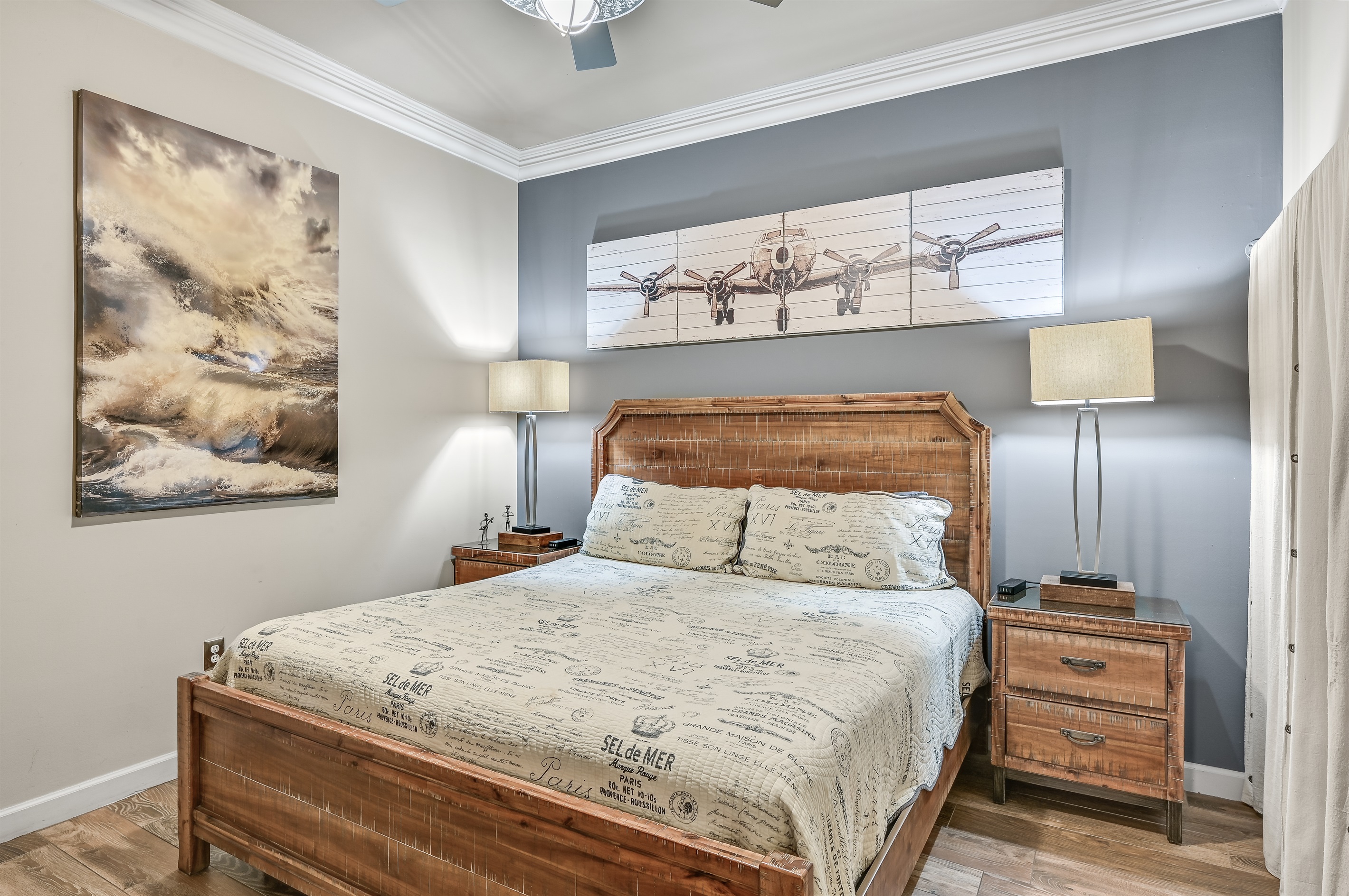 Guest King Bedroom with en suite bathroom
