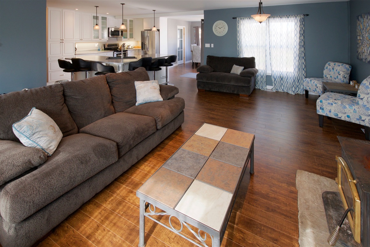 ebec1a875a2543138d71b5b1072e75fa Large