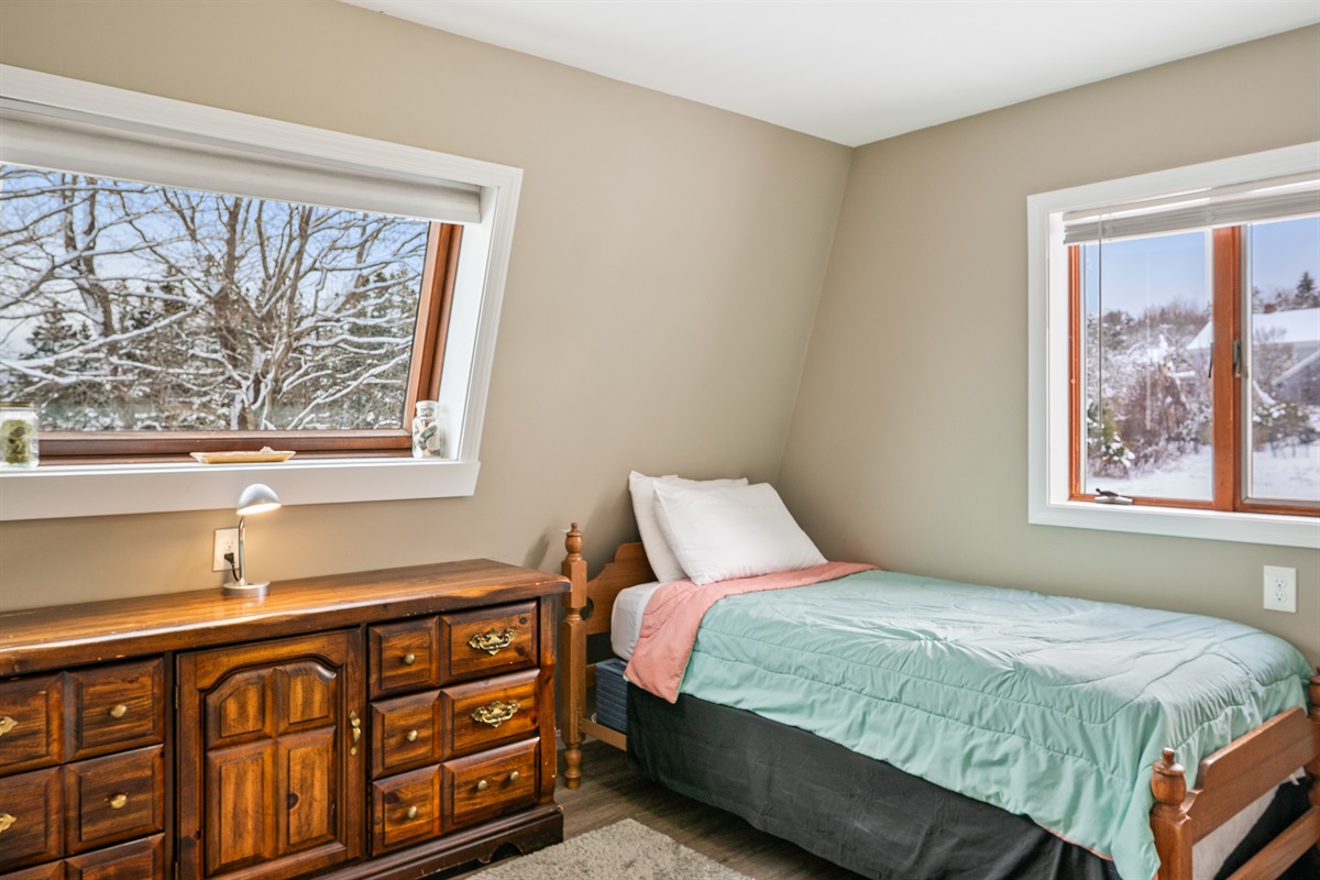 Guest Bedroom 3 - Twin - Dresser