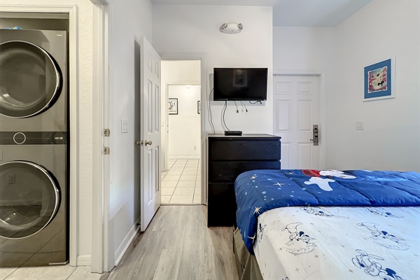 1st Floor Queen Bedroom