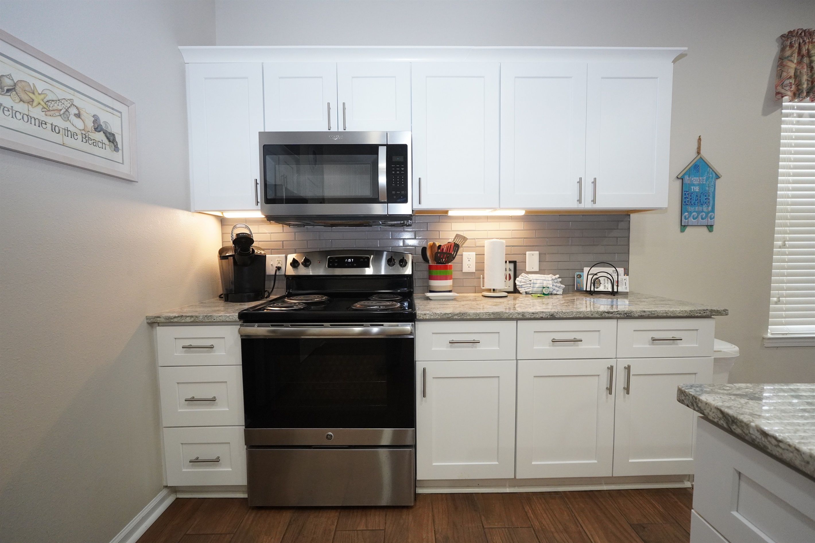 Oven, Stove, Microwace and Plenty of Countertop Space