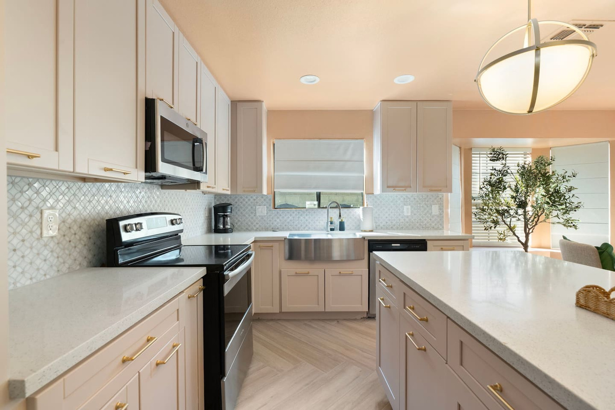 A kitchen that turns cooking into the best part of the trip.
