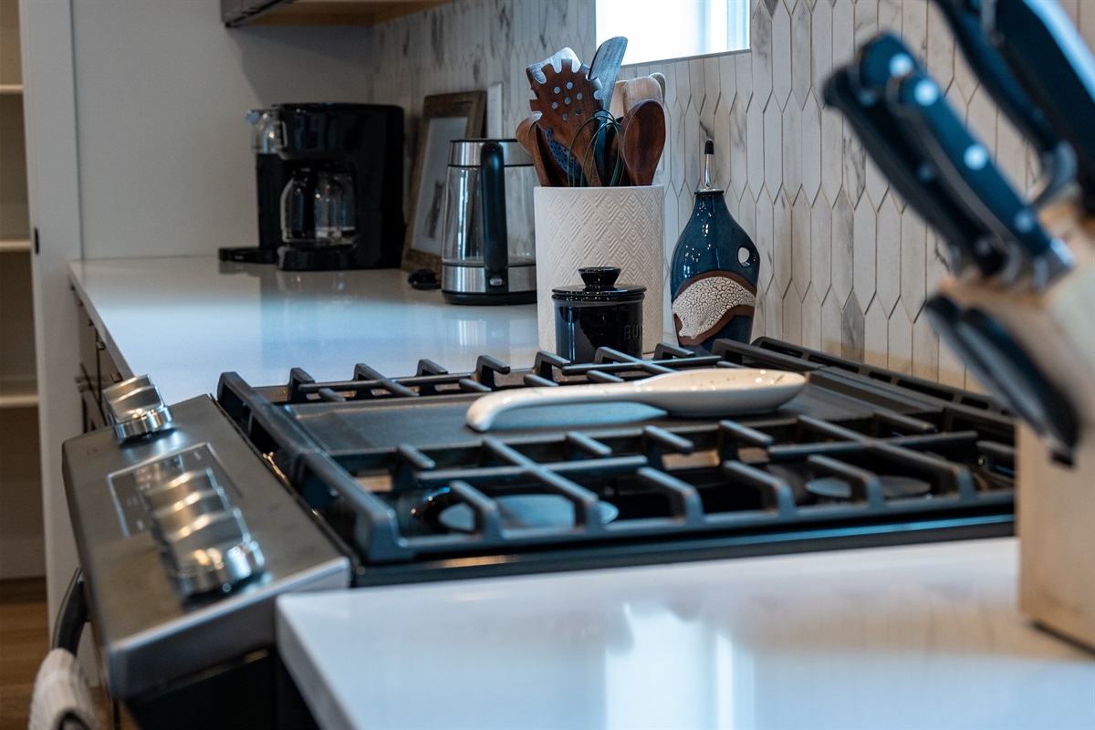 Gas range and modern appliances for effortless cooking.