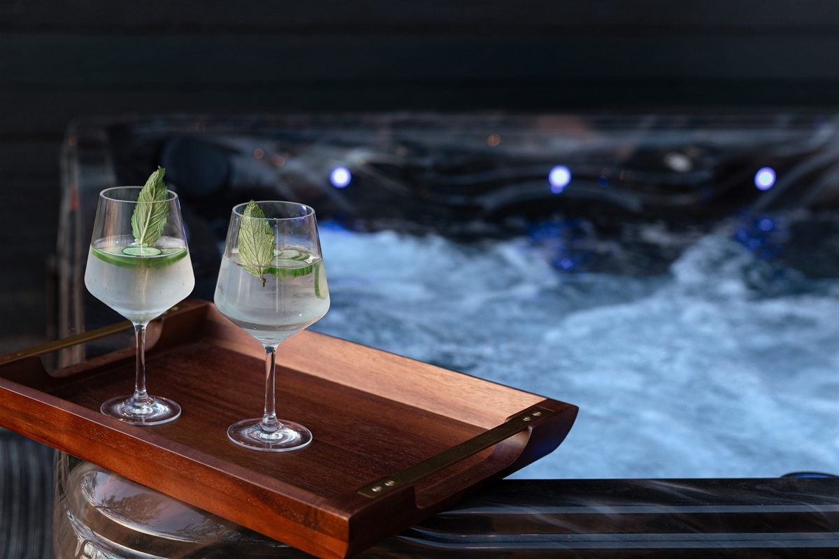 {Hot Tub Soak}
Picture yourself unwinding in the 6- person, 104 degree hot tub with a drink in hand and cool mountain air all around you. The perfect way to relax after hiking, celebrating, or a day of adventure.