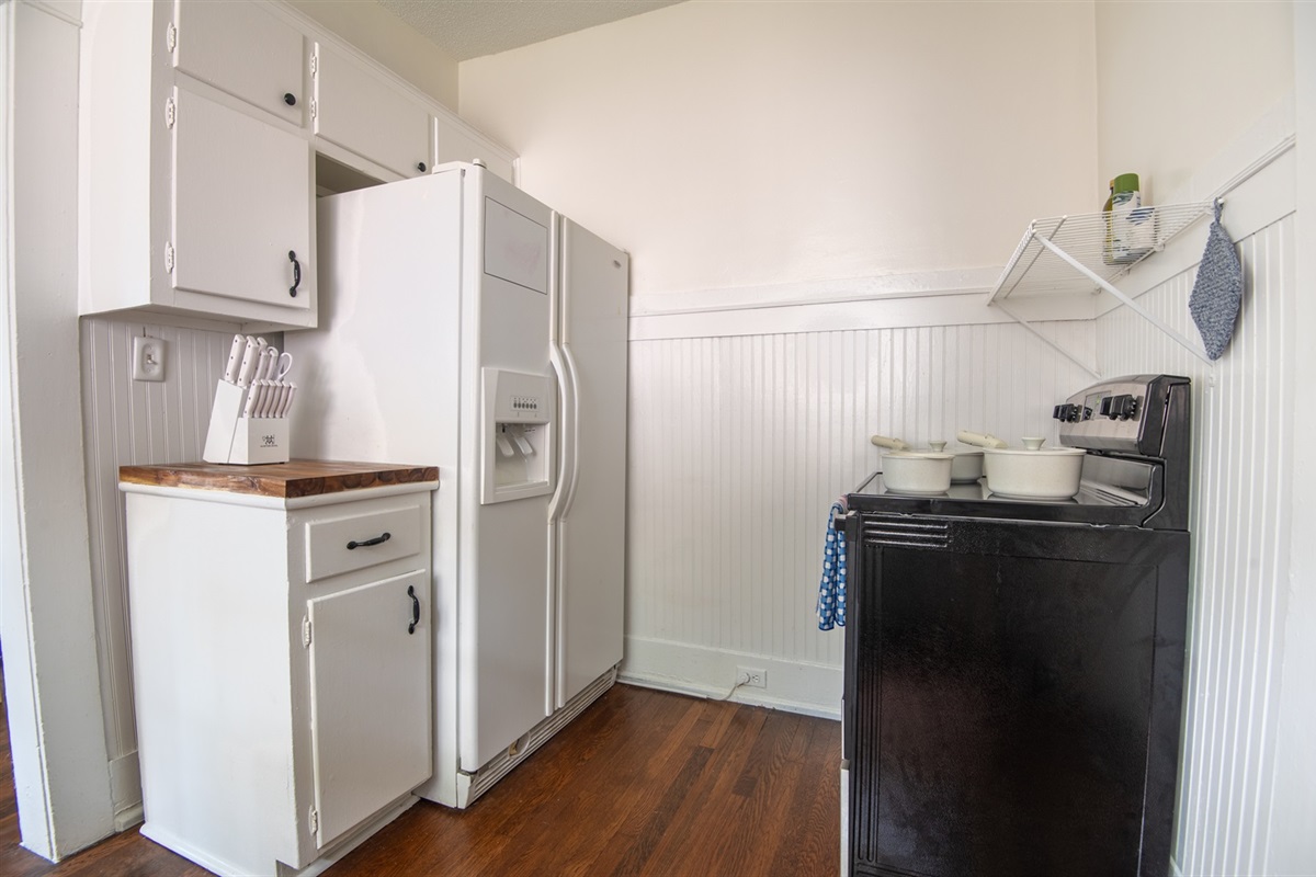 Kitchen with everything you need to cook your favorite meals during your stay!