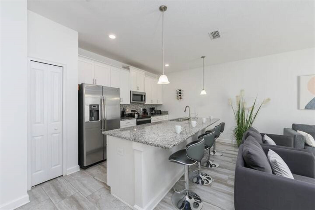 And there is a full equipped kitchen, in case you want to cook home meals on vacation