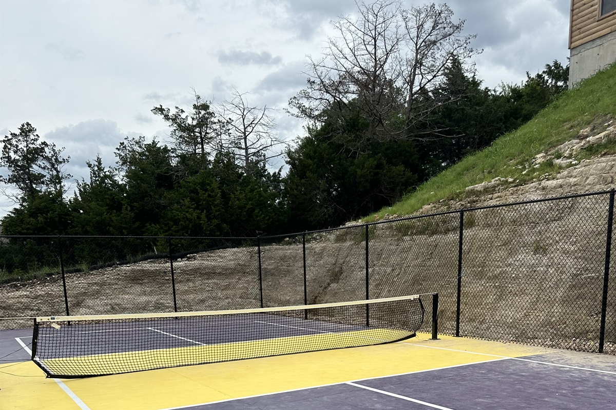 Communtity pickleball/tennis court