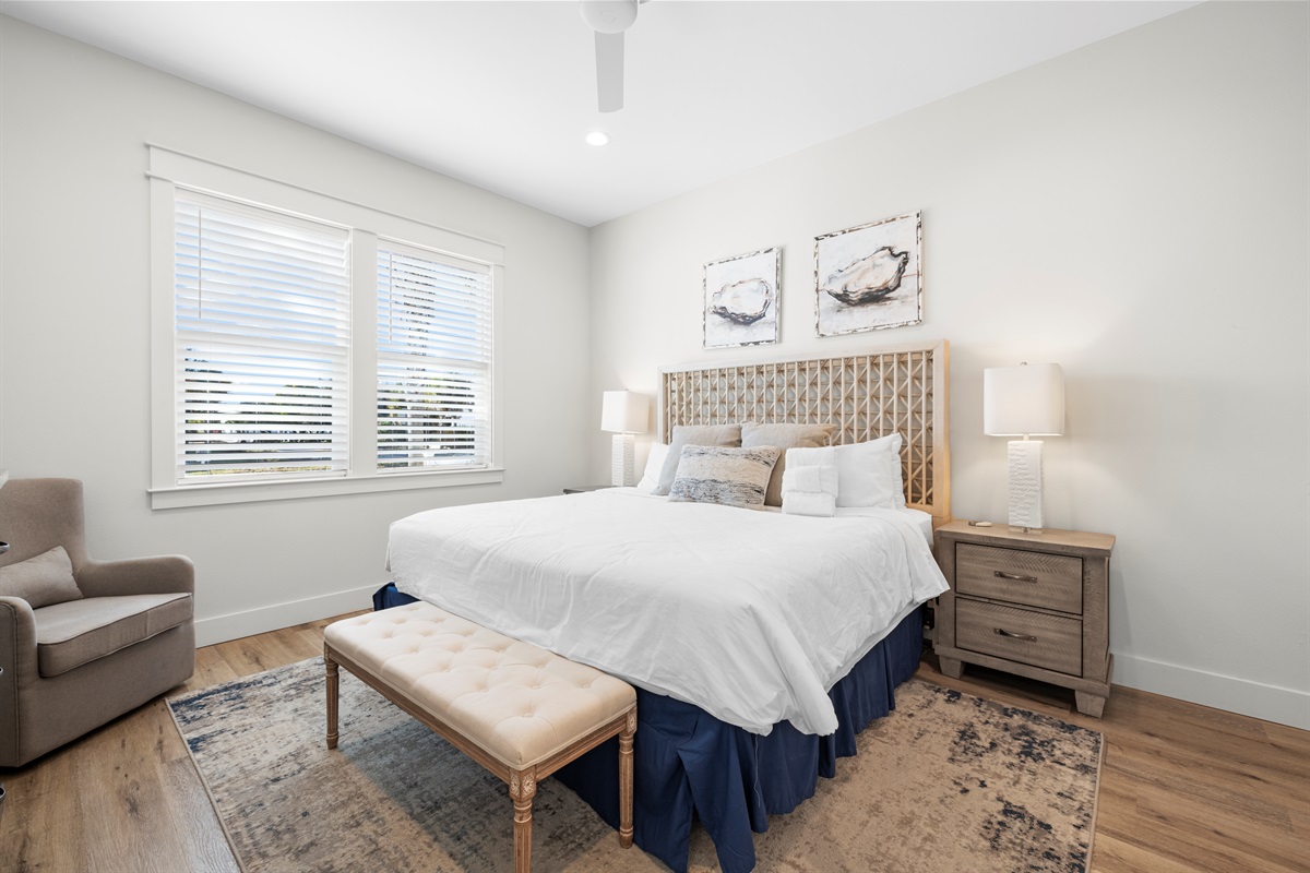 1st Floor Bedroom 2 – 1 King bed