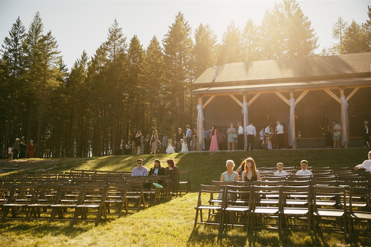 Book your wedding on property at Whitefish Peaks, our wedding venue and event center. This is NOT included with your reservation of Soaring Eagle Lodge.
