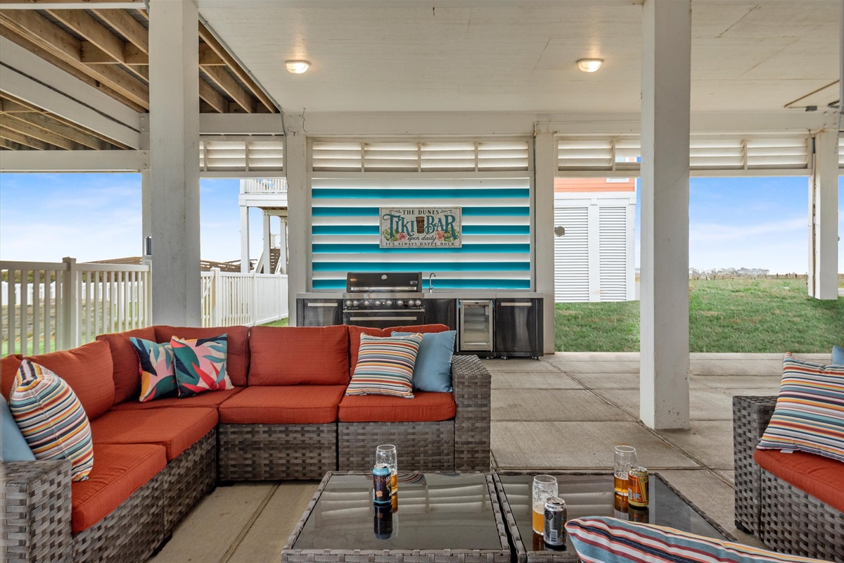 ec2fdafe590f4c9498faa763affc347d Large | Beachhouse | Texas | TX | Vacation Homes | Galveston | Crystal Beach | Kokomo | Breezy Days | Beachfront Elegance | Sunrise Serenity | Southern Sands Property Management, LLC
