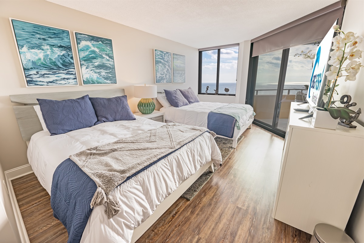 Room with Stunning Views🌊☀️