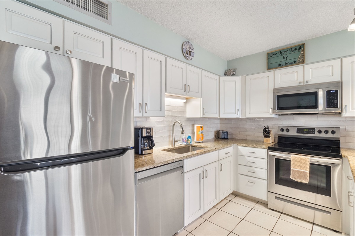 Kitchen is fully stocked (just bring food!)