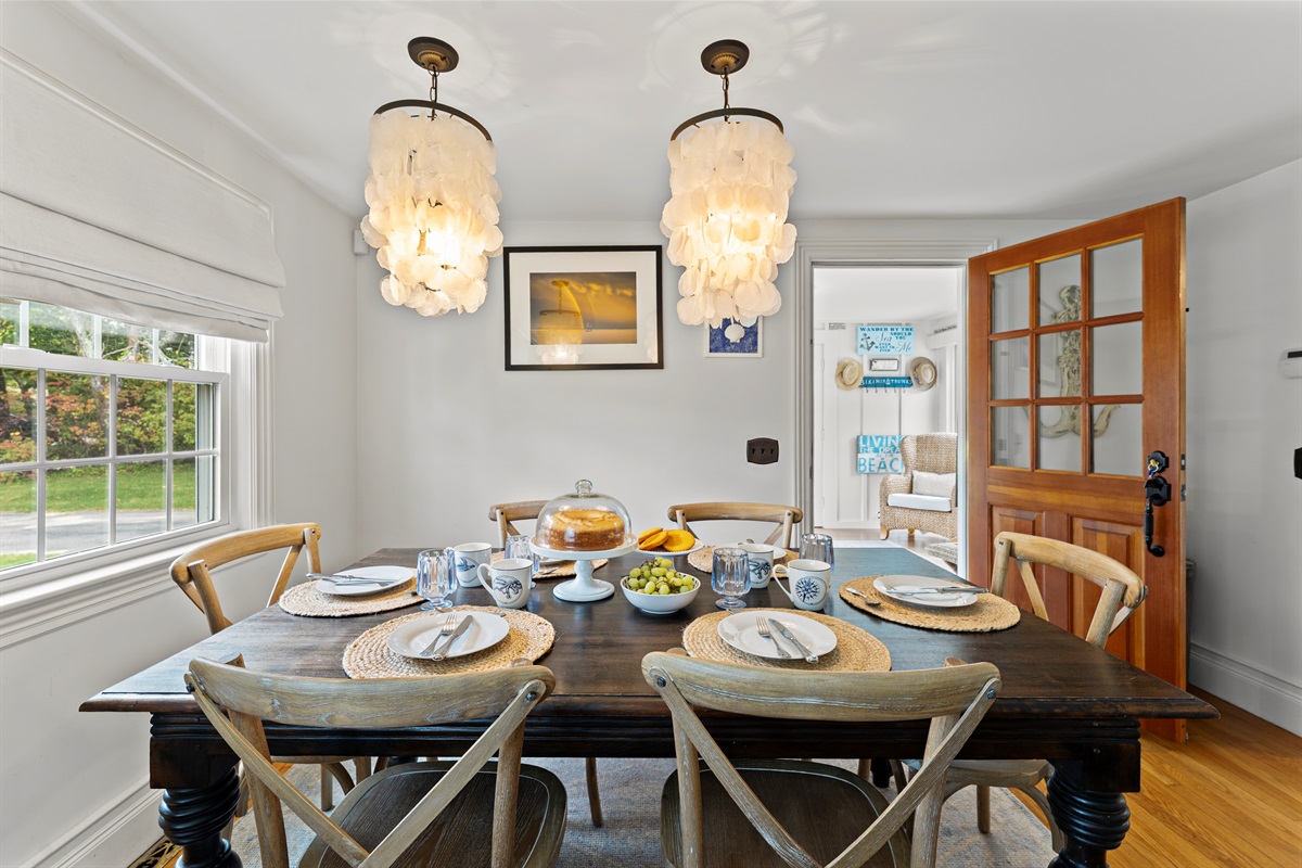 A welcoming space for every meal and moment.