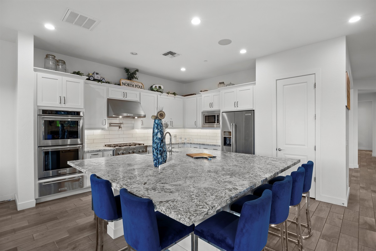 The Grand Peoria Estate – 5BR / 4.5BA Luxury + Casita — Modern Home | Sleeps 10 | Family Escape w/ Casita, Peoria, Arizona — photo 22