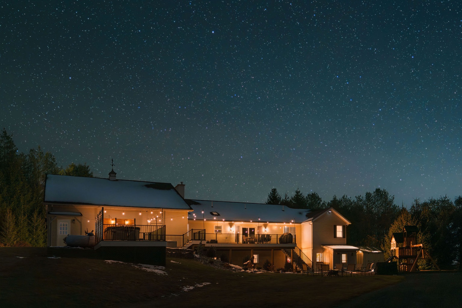 World-Class Stargazing from a Private Hilltop Retreat Experience breathtaking Dark Skies views right from the deck and hot tub.