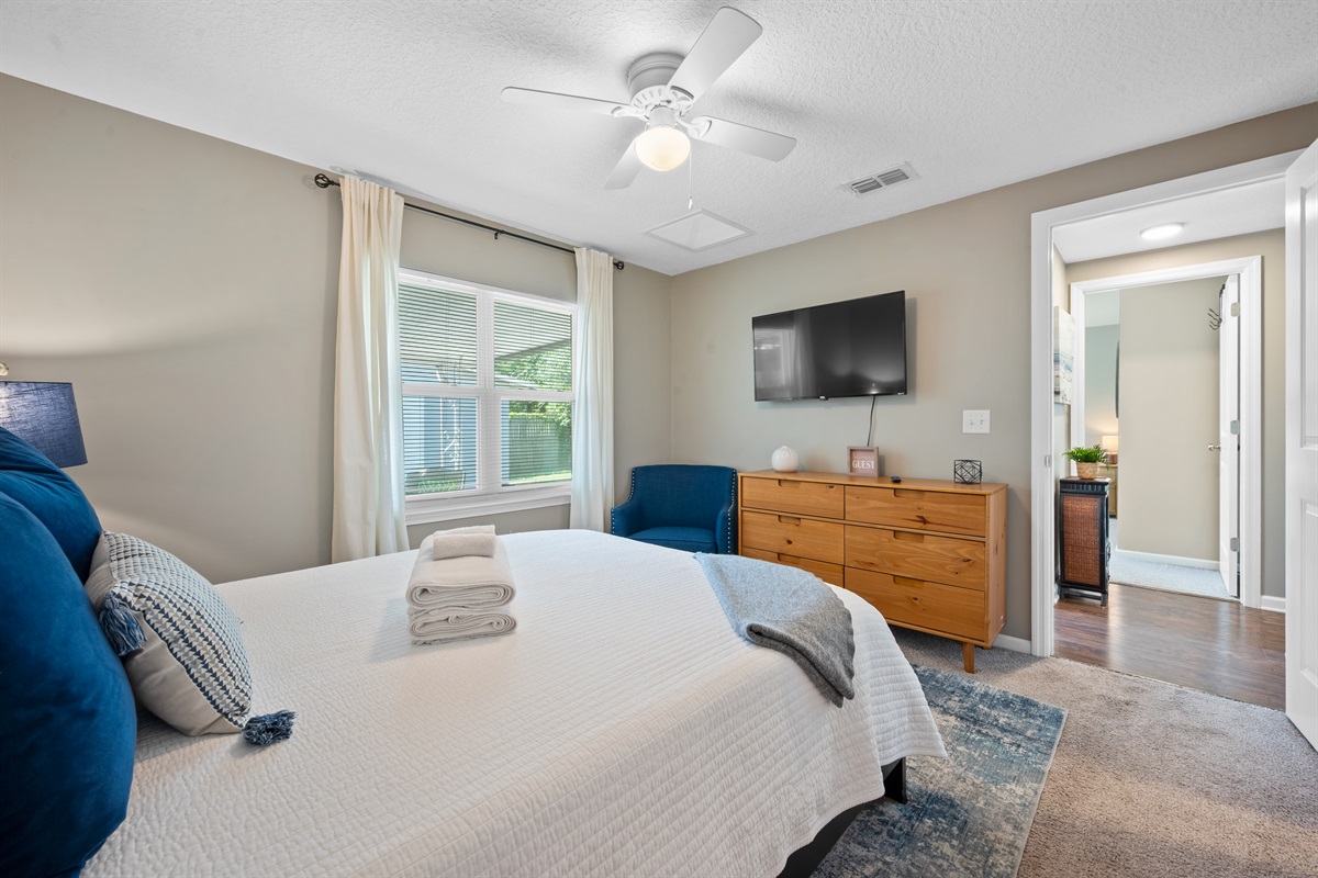 Master Bedroom | Smart TV