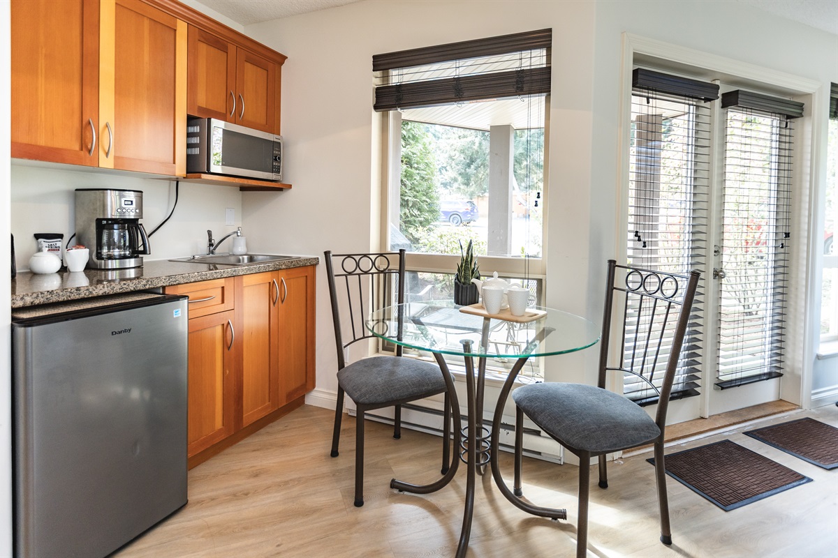 Unit B The roomiest Kitchenette with microwave and modern bar fridge 